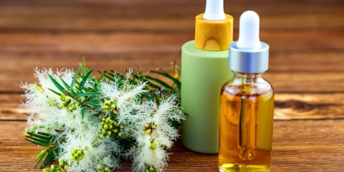 خواص روغن درخت چای برای درمان آکنه ولگاریس